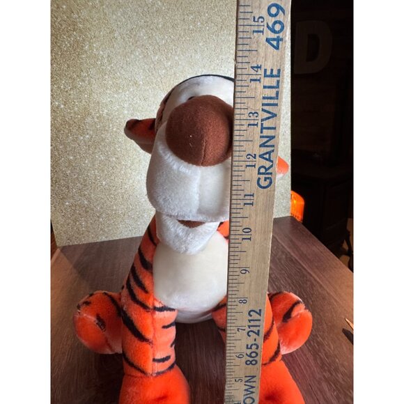 🐯 Vintage Disney Tigger Plush – Disneyland / Walt Disney World – Made in Korea - Picture 9 of 9